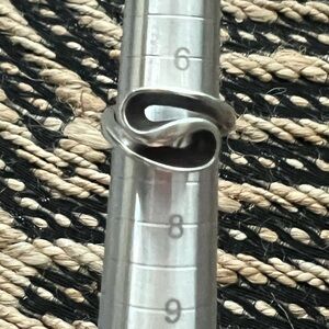 James Avery Swirl Ribbon Ring Size 7 RETIRED